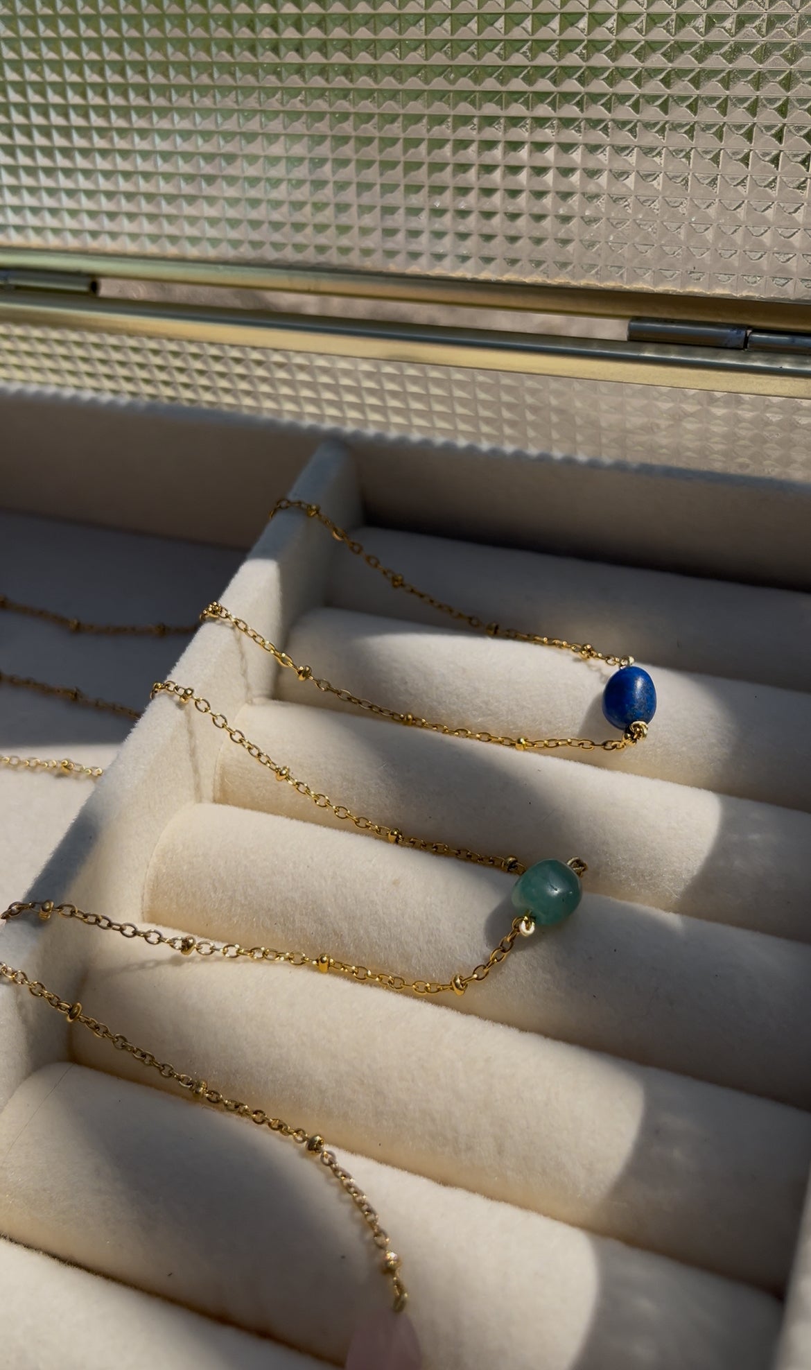 June - Necklace
