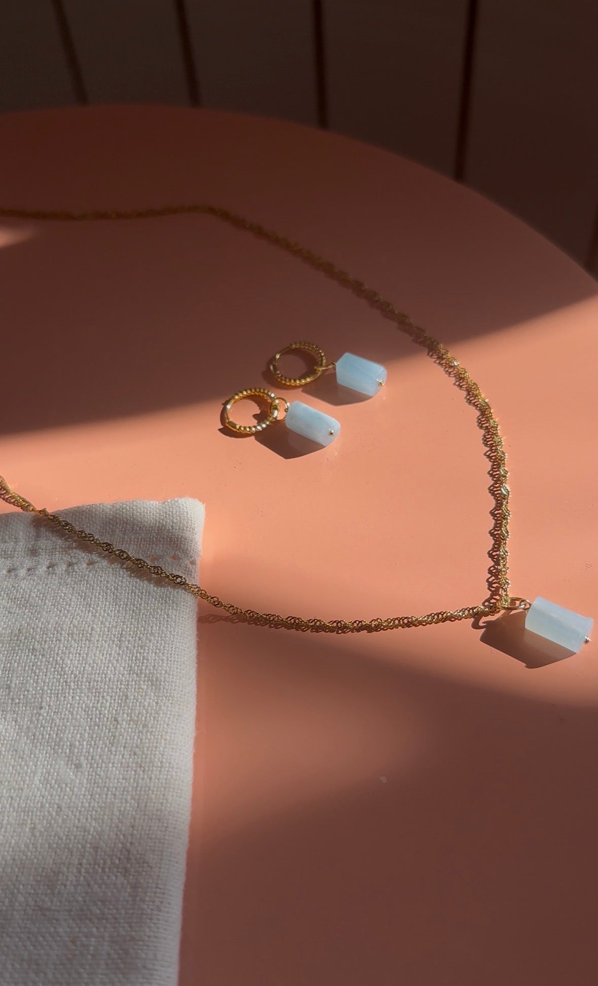 Milky - Necklace
