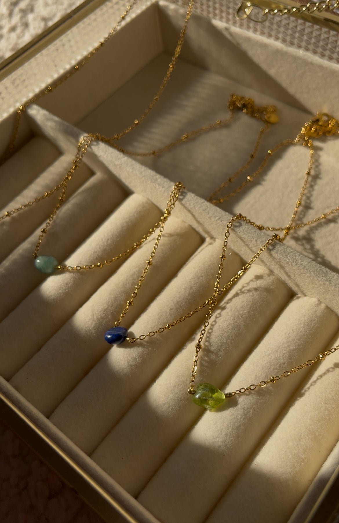 June - Necklace