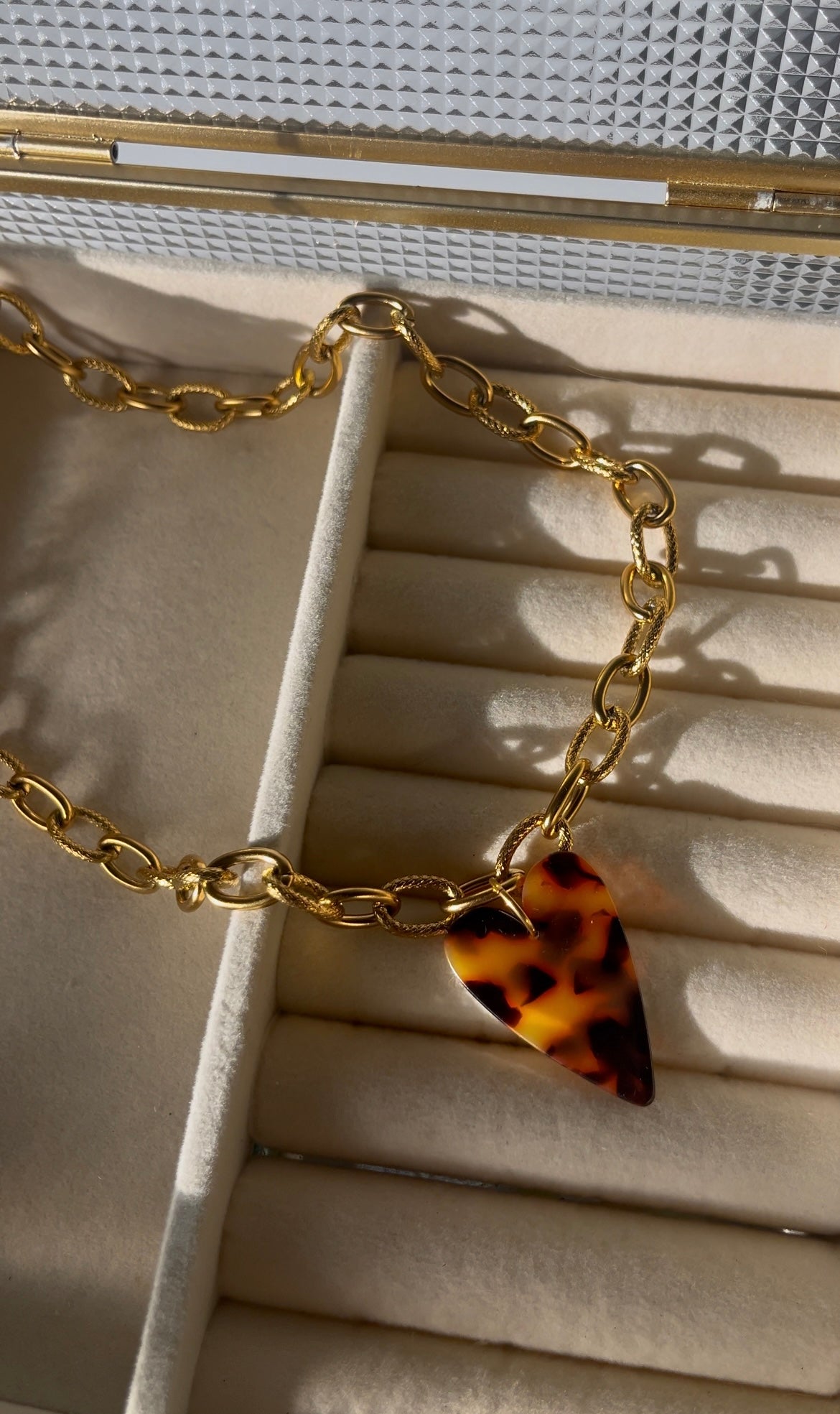 Amara - Necklace Tortoise